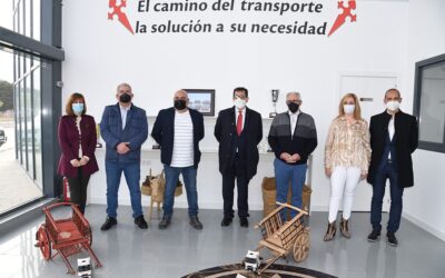 La Junta de Comunidades y el Ayuntamiento de Quintanar visitan Transportes Ballesteros